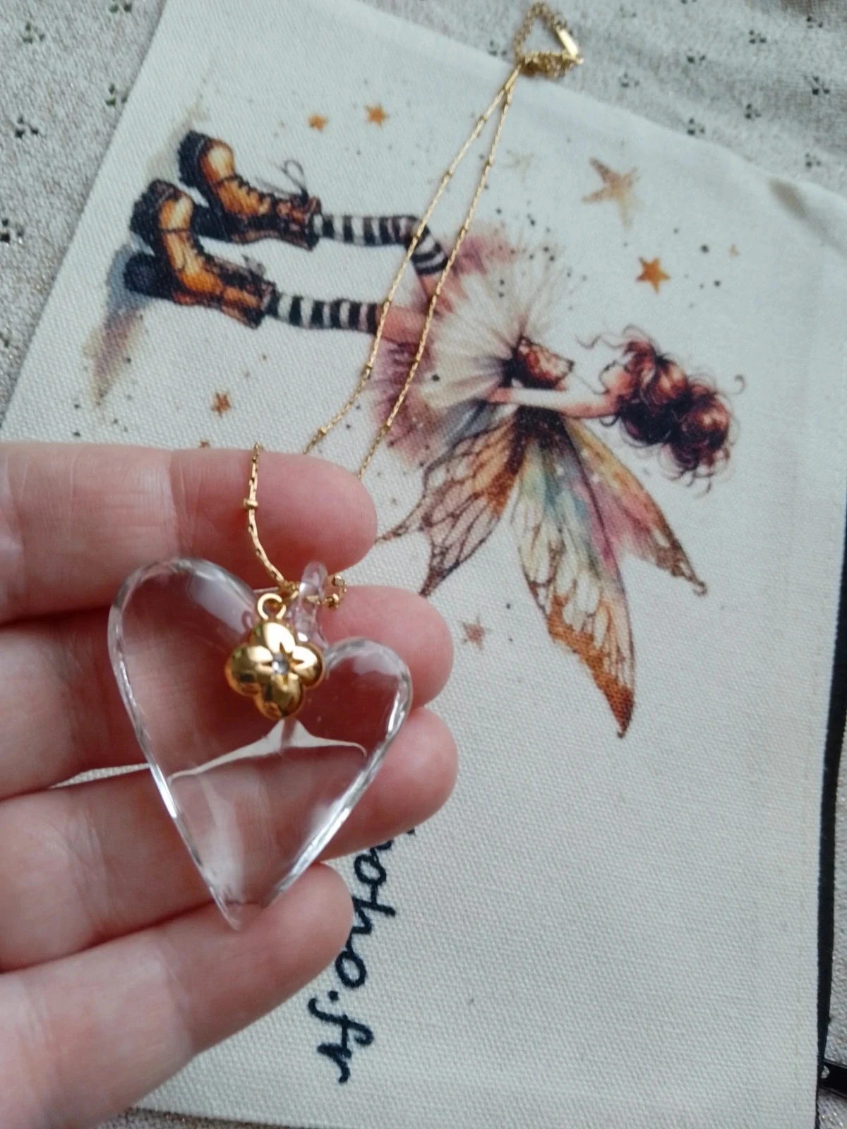 Bohemian love necklace with heart glass and golden stainless steel flower – photo 3
